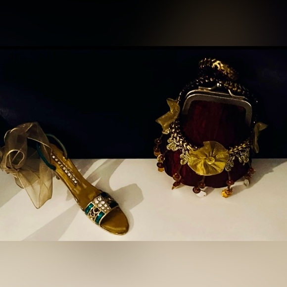 Miniature Shoes, Shoe with Pen, Metal Shoe & Purse Set, Lady Form Jewelry Stand - Picture 3 of 8